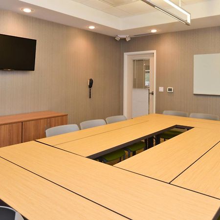 Springhill Suites By Marriott Detroit Metro Airport Romulus Bagian luar foto